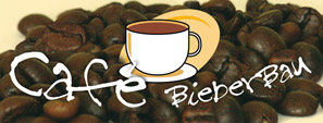 Das Cafe Bieberbau hat Sonn- und Feiertags ab 14.00Uhr geöffnet. Es gibt eine leckere Auswahl an Torten und Kuchen auch zum mitnehmen. Zu finden ist das Cafe Bieberbau von der Semmelstrasse kommend, rechts an der Edeka die Gasse hinunter, wieder rechts und dann bis in den großen Hof vom Biolandhof Bieber und der Schreinerei Bieber.